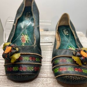 Vintage Women's Leather Floral Embellished Shoes Via Veneto